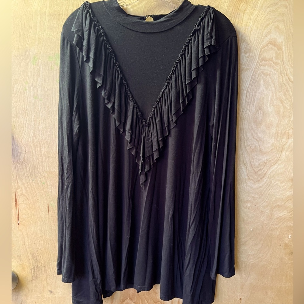 CY Fashion Sz M Flowy Black Long Sleeve Ruffled Tunic Top
